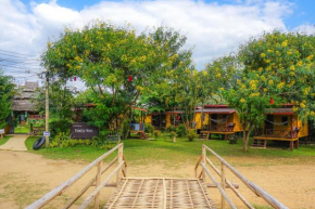 Family Hut Pai